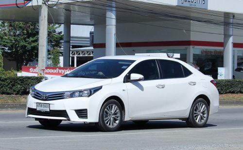 toyota-corolla-2015.jpg